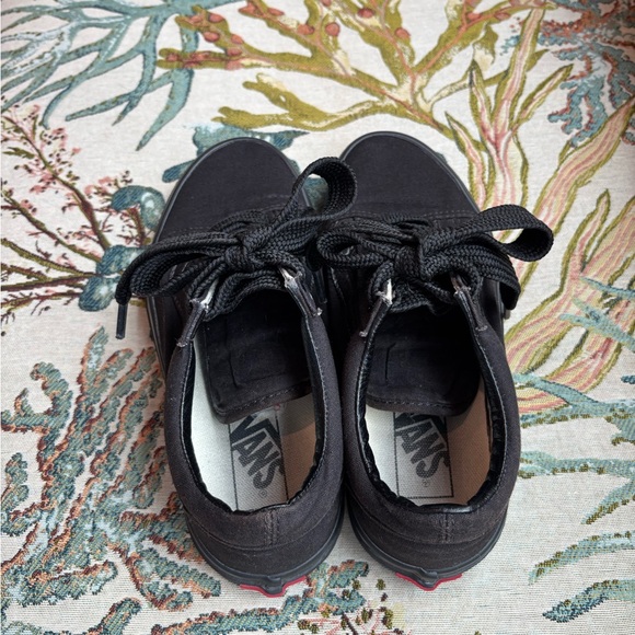 Vans Old Skool Skate Shoe - Black
Monochrome - Picture 6 of 6